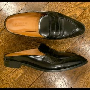Black patent everlane Boss mules